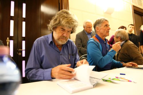 Reinhold Messner autogramida
