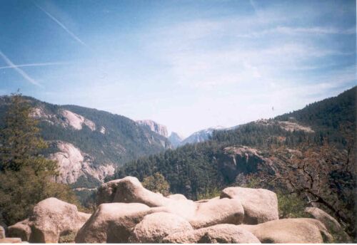 USA - Yosemite - El Capitan, Half Dome - pohled z dlky