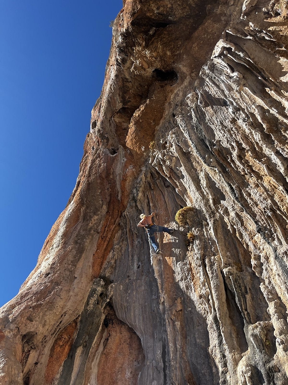 Kliknut�m zav�ete okno.