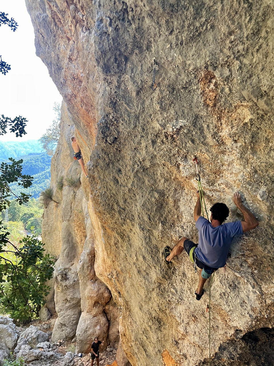 Kliknut�m zav�ete okno.