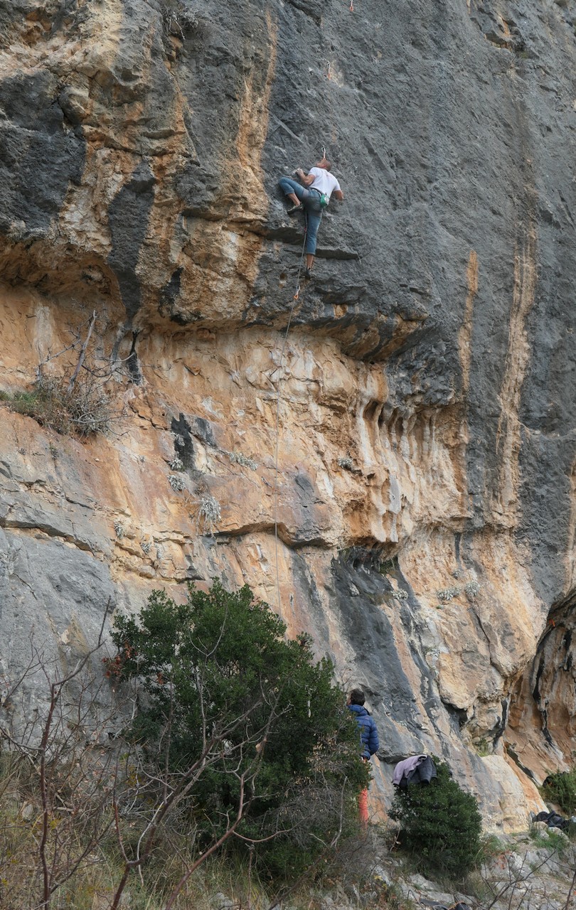 Kliknut�m zav�ete okno.