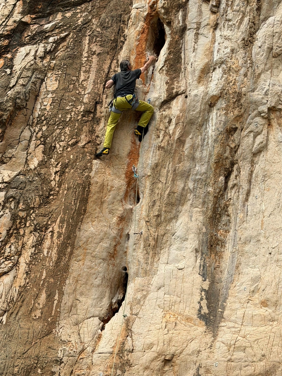 Kliknut�m zav�ete okno.