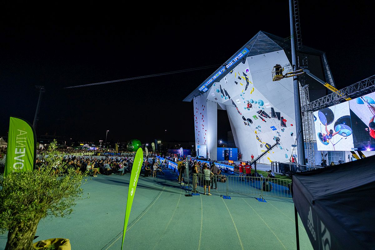 Kliknutm zavete okno.