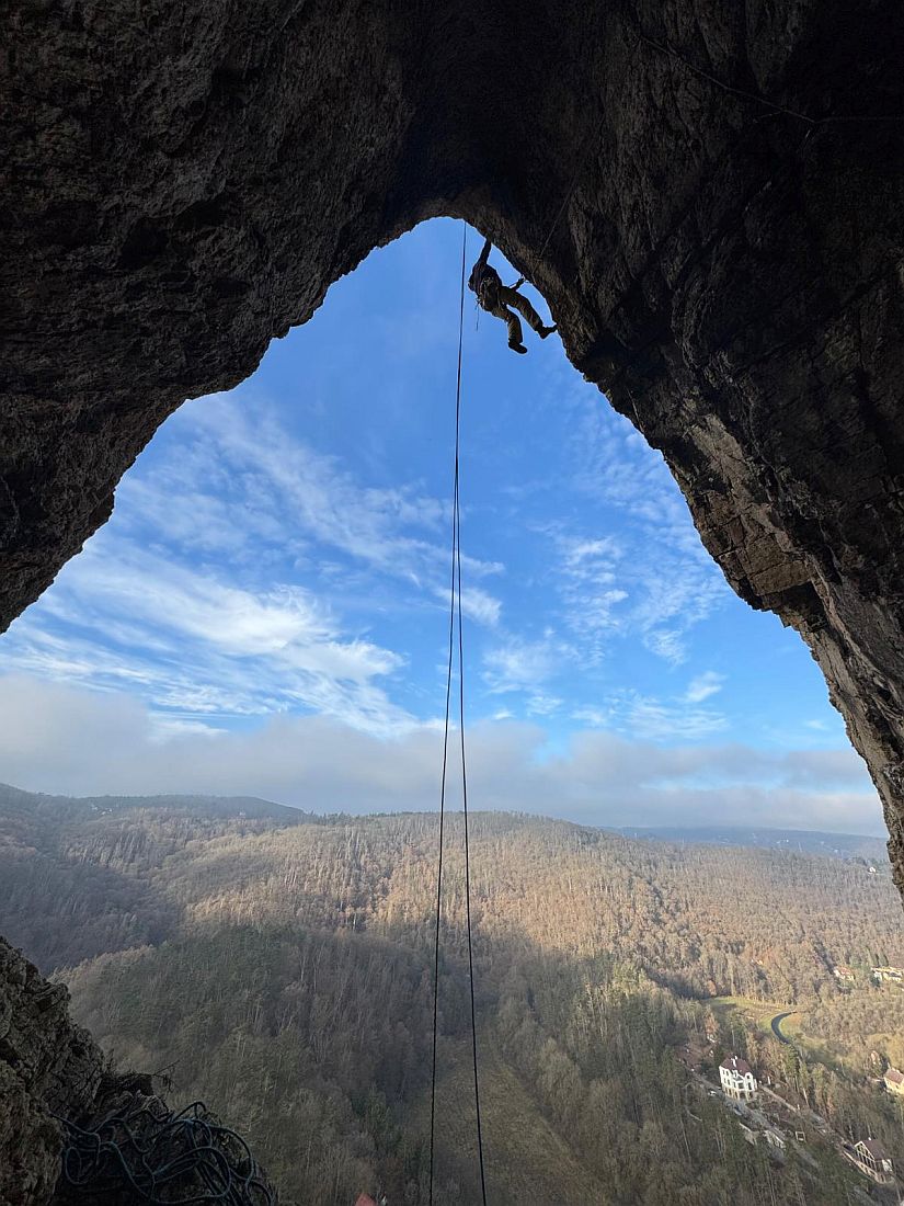 Kliknut�m zav�ete okno.