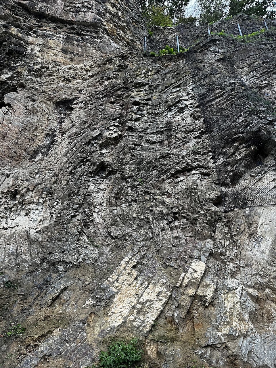 Kliknut�m zav�ete okno.